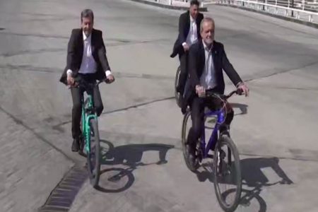 آقای رئیس‌جمهور! وقت کم است، ما فرصت دوچرخه‌سواری نداریم