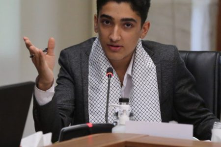 22 بهمن یک مناسبت تاریخی نیست صحبت های چاوشی رئیس مجمع علوی استان اصفهان